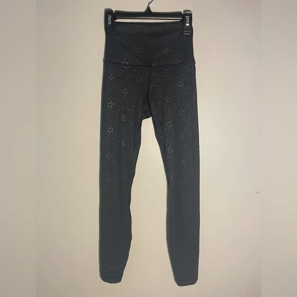 Black Lululemon Align Leggings - Picture 4 of 5